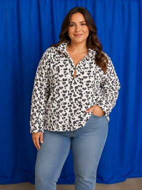 Discount Divas Leopard Print Quarter-Zip Fleece Pullover - White/Black Size 2XL